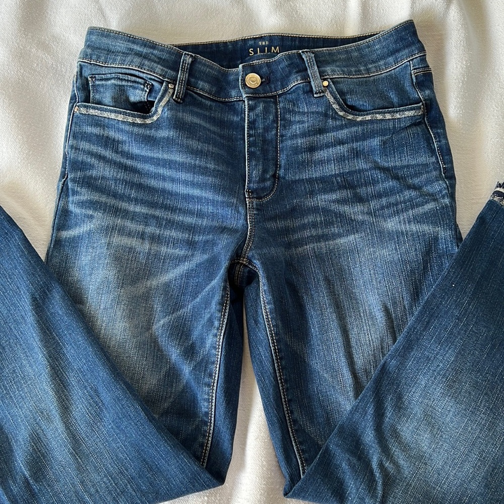 White House black market slim crop Jean